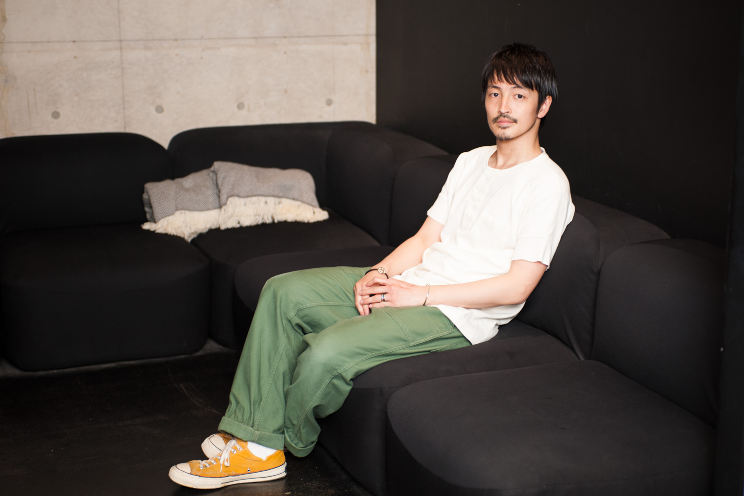 身長をカバーするバランス技が光る 真夏のtシャツsnap 根本慎太郎の場合 Lead